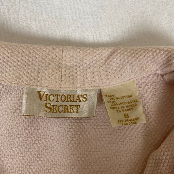 Vintage Victoria's Secret Smooth Satin Detail Night Crop Pale Pink Button Shirt - Picture 11 of 11